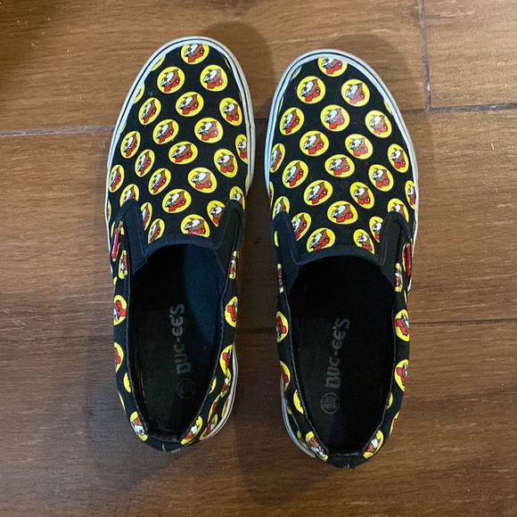Buc-ees Other - Men’s size 9 Buc-ees gently used shoes